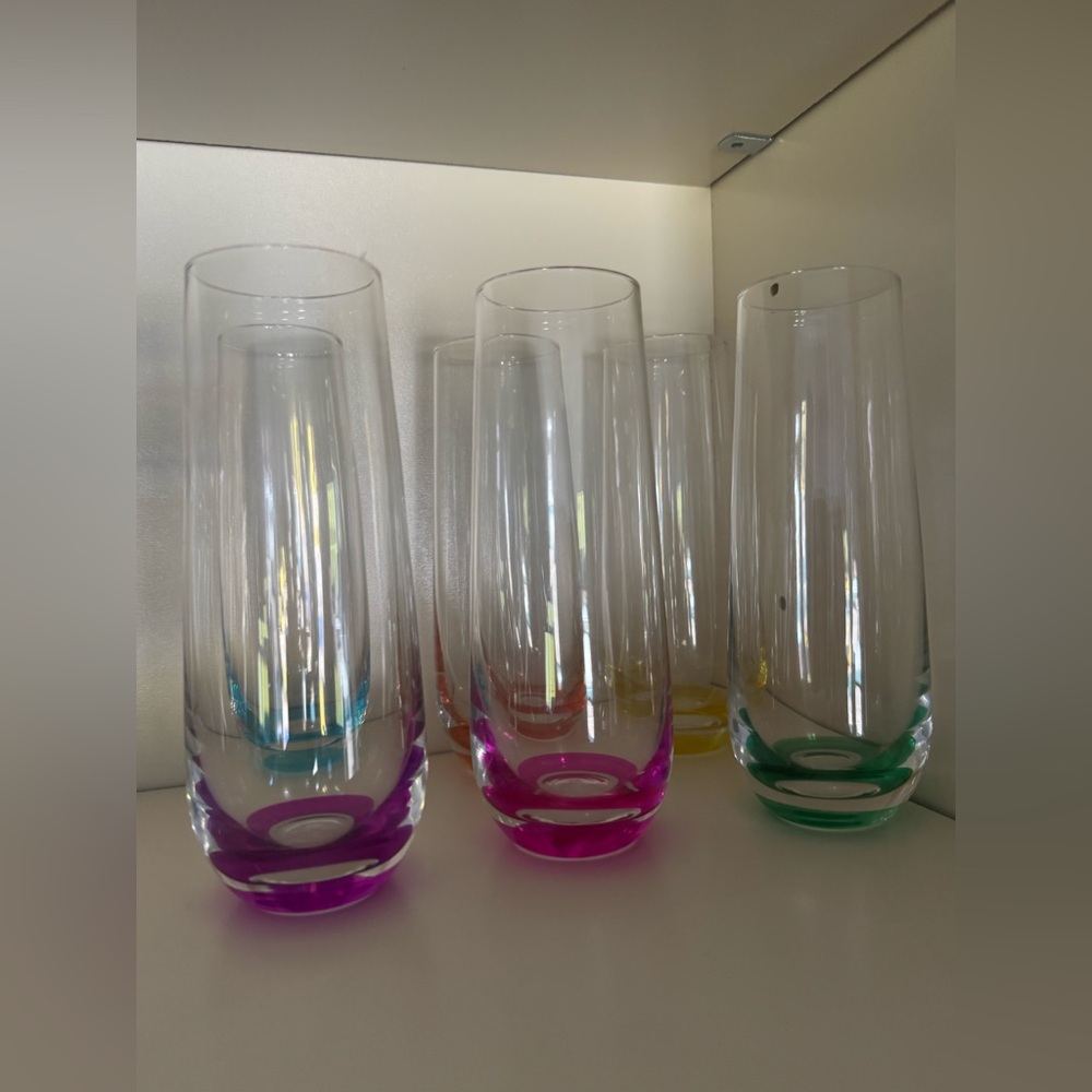 champagne glasses / joy jolt glassware / barware / drinkware / cups / glasses